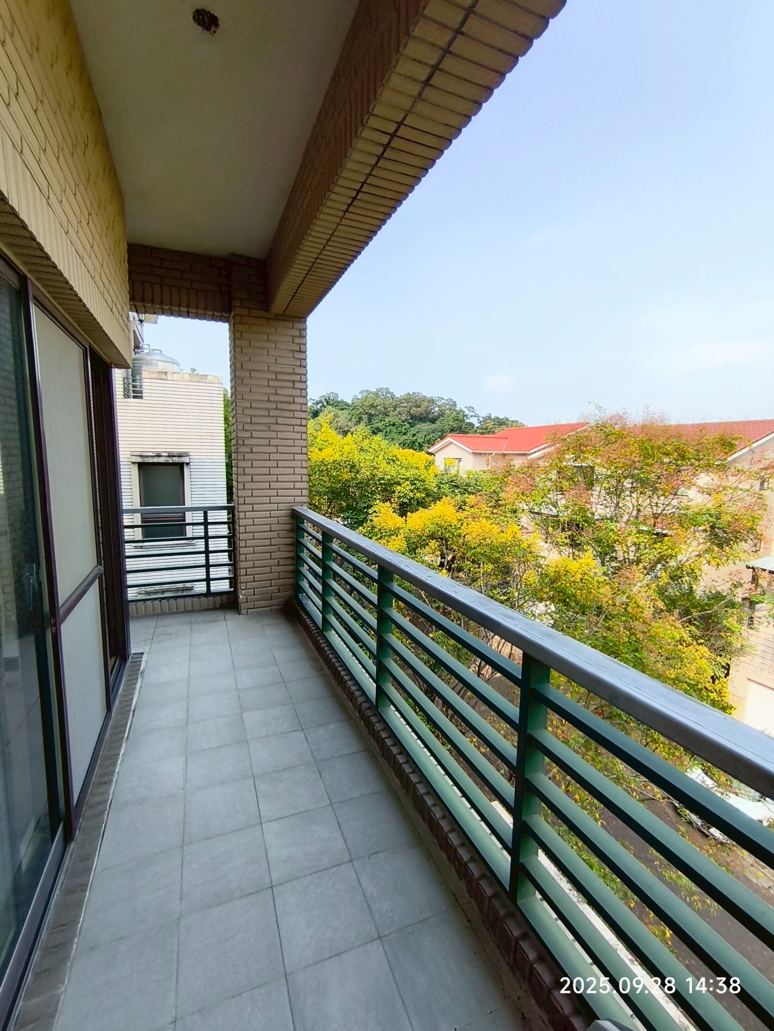 LINE_ALBUM_87巷11號_251014_12